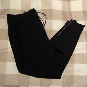 Athleta zipper joggers 🖤